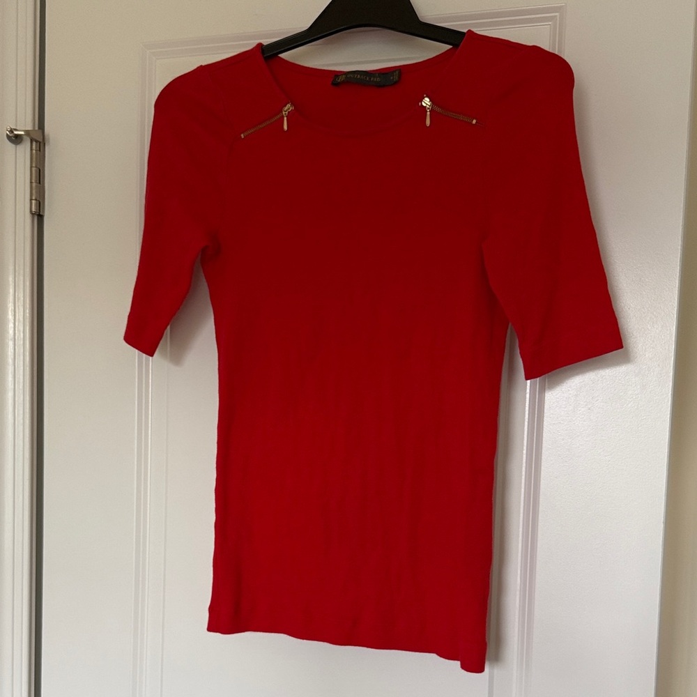 Outback Red Short Sleeve Top with Gold Zipper Details